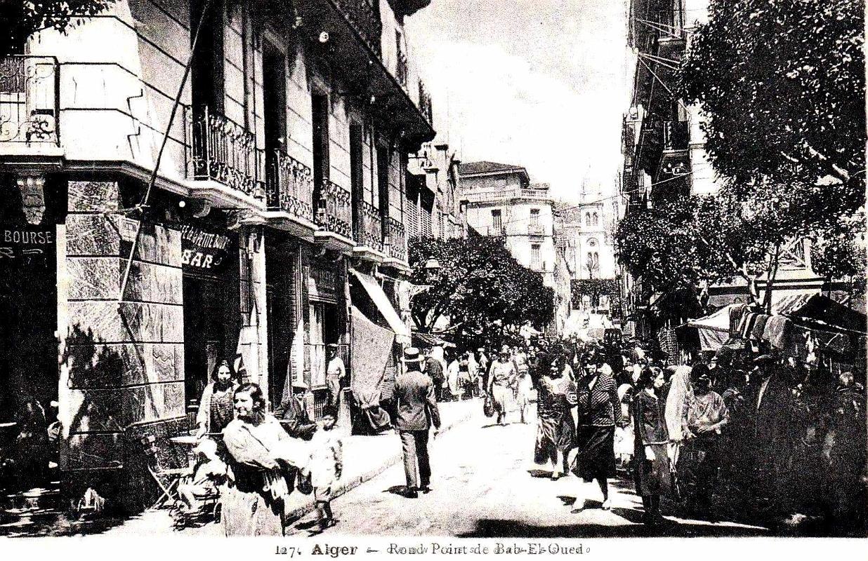 1361- Alger - Bab-el-oued - Rond-point.jpg